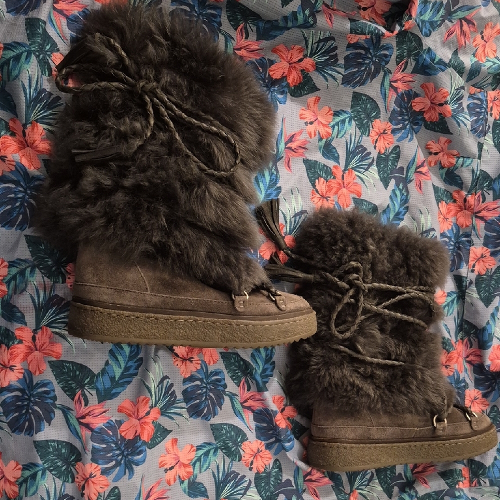 FRYE AND CO. Brown Winter Boots. MINT CONDITION.